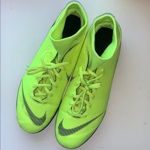 indoor soccer cleats